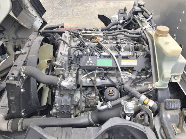 三菱ふそうキャンターアルミバン小型（2t・3t）[写真28]