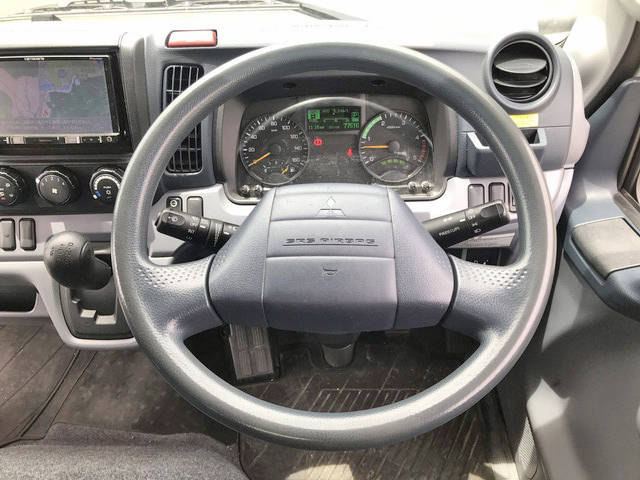 三菱ふそうキャンターアルミバン小型（2t・3t）[写真37]