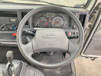 いすゞエルフクレーン3段小型（2t・3t）[写真38]