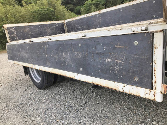 いすゞエルフ平ボディ小型（2t・3t）[写真15]