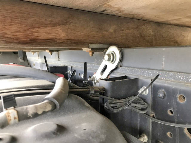 いすゞエルフ平ボディ小型（2t・3t）[写真22]