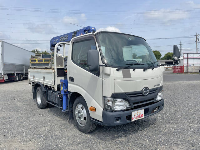 日野デュトロクレーン3段小型（2t・3t）[写真03]