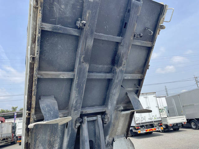 三菱ふそうキャンターダンプ小型（2t・3t）[写真15]