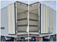 三菱ふそうキャンター冷凍車（冷蔵車）小型（2t・3t）[写真11]