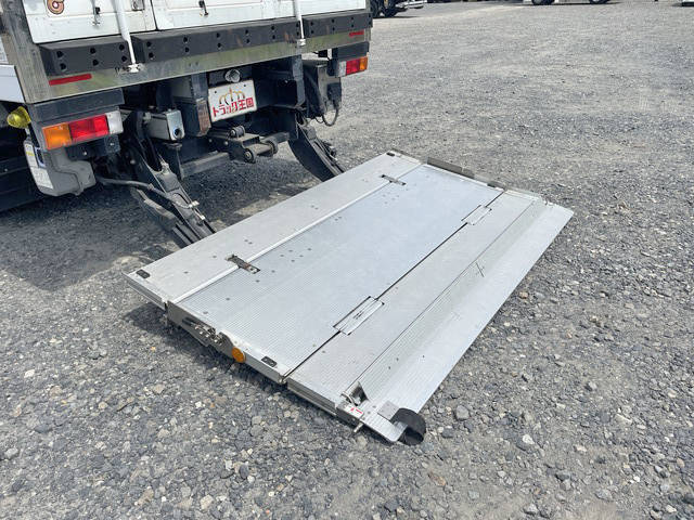 三菱ふそうキャンター冷凍車（冷蔵車）小型（2t・3t）[写真18]