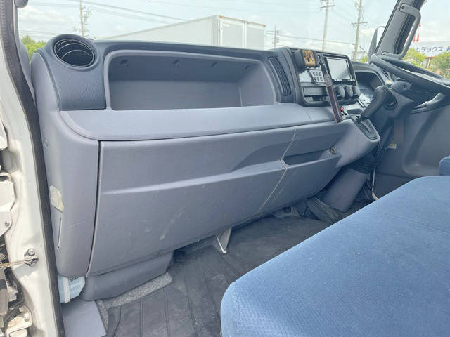 三菱ふそうキャンター冷凍車（冷蔵車）小型（2t・3t）[写真32]