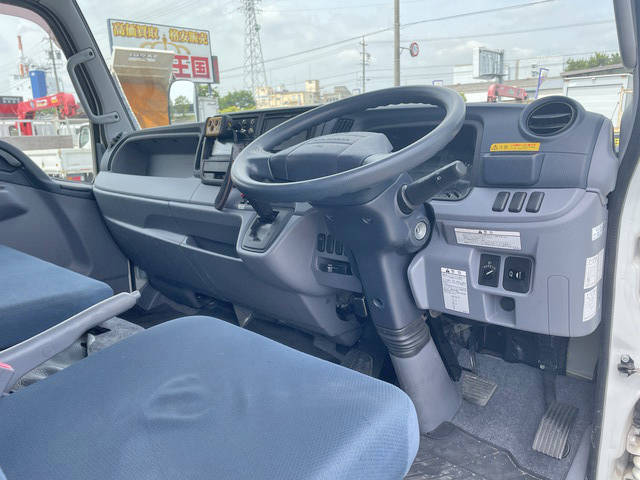 三菱ふそうキャンター冷凍車（冷蔵車）小型（2t・3t）[写真36]