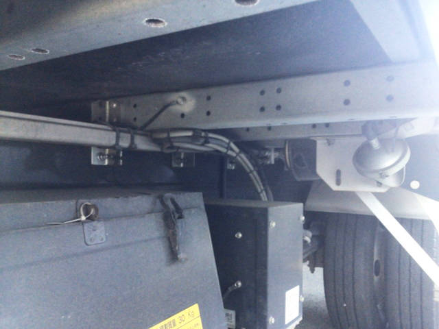 いすゞエルフアルミウイング小型（2t・3t）[写真04]