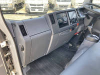 いすゞエルフ冷凍車（冷蔵車）小型（2t・3t）[写真31]