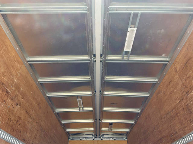 いすゞフォワードアルミウイング中型（4t）[写真14]