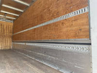 いすゞフォワードアルミウイング中型（4t）[写真16]