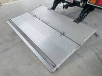 いすゞフォワードアルミウイング中型（4t）[写真21]