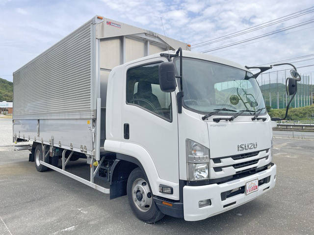 いすゞフォワードアルミウイング中型（4t）[写真03]