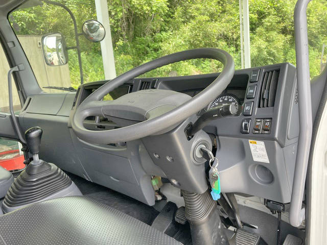 いすゞフォワードアルミウイング中型（4t）[写真33]