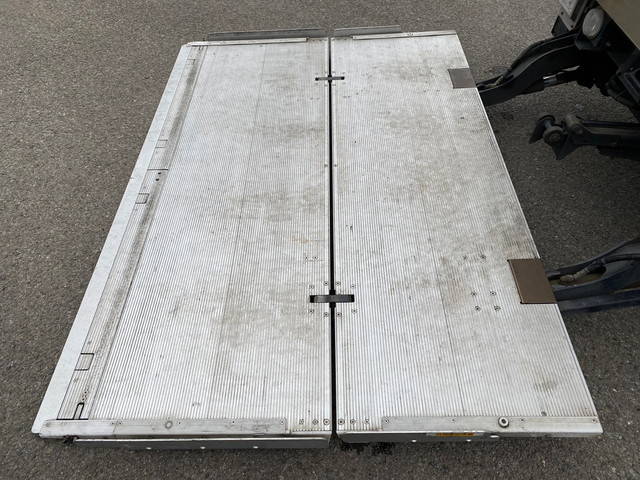 日野レンジャー冷凍車（冷蔵車）中型（4t）[写真10]