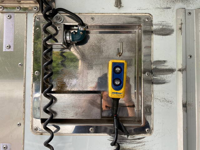 日野レンジャー冷凍車（冷蔵車）中型（4t）[写真21]