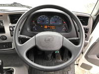 UDトラックスコンドル平ボディ中型（4t）[写真34]