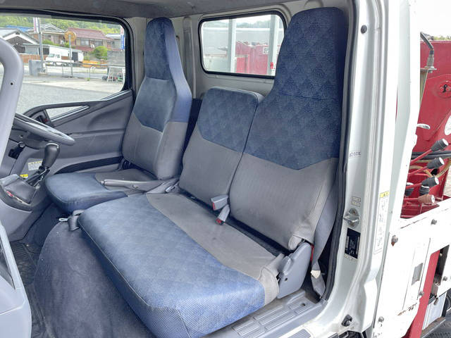 三菱ふそうキャンタークレーン付小型（2t・3t）[写真23]