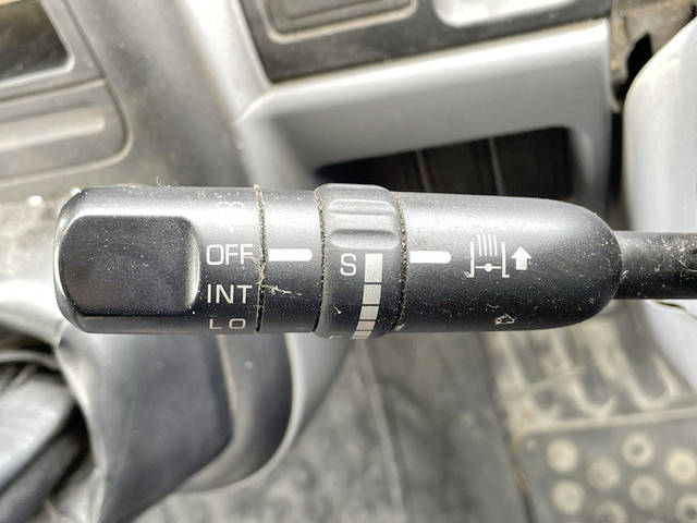 三菱ふそうキャンタークレーン付小型（2t・3t）[写真29]