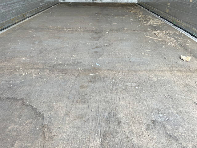 いすゞエルフアルミウイング小型（2t・3t）[写真14]