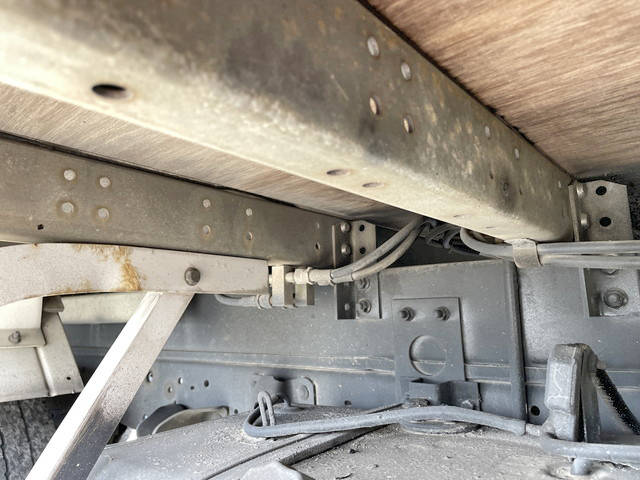 いすゞエルフアルミウイング小型（2t・3t）[写真20]