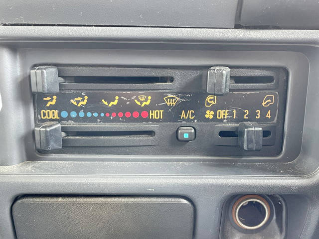 いすゞエルフアルミウイング小型（2t・3t）[写真36]