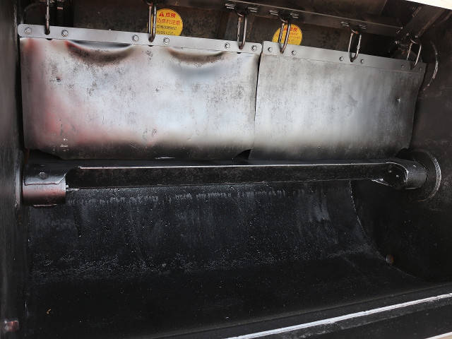 いすゞエルフパッカー車（塵芥車）小型（2t・3t）[写真12]