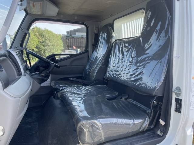 三菱ふそうキャンターダンプ小型（2t・3t）[写真29]