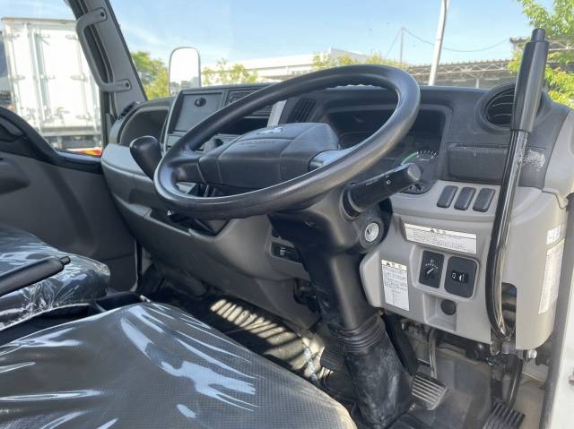 三菱ふそうキャンターダンプ小型（2t・3t）[写真32]