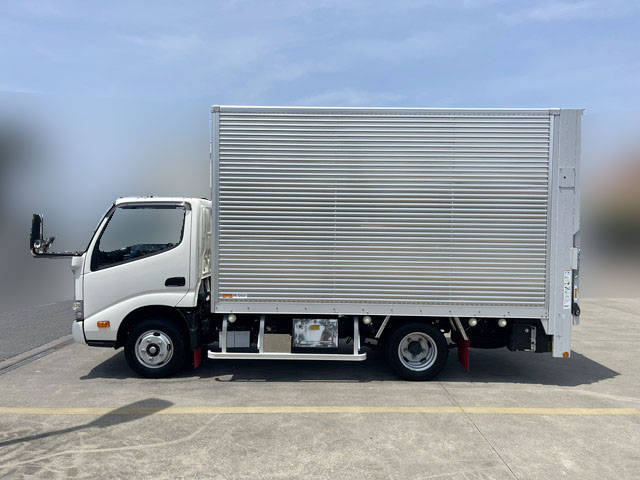 日野デュトロアルミバン小型（2t・3t）[写真05]
