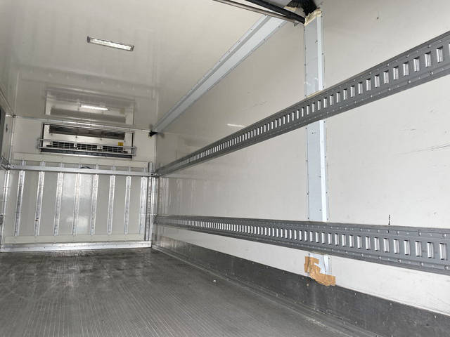 いすゞフォワード冷凍車（冷蔵車）中型（4t）[写真12]