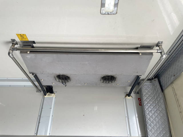 いすゞフォワード冷凍車（冷蔵車）中型（4t）[写真14]