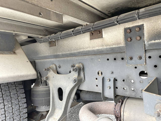 いすゞフォワード冷凍車（冷蔵車）中型（4t）[写真23]