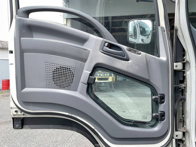 いすゞフォワード冷凍車（冷蔵車）中型（4t）[写真29]