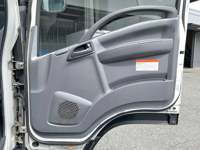 いすゞフォワード冷凍車（冷蔵車）中型（4t）[写真30]