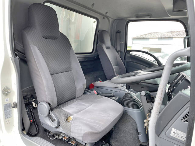 いすゞフォワード冷凍車（冷蔵車）中型（4t）[写真34]