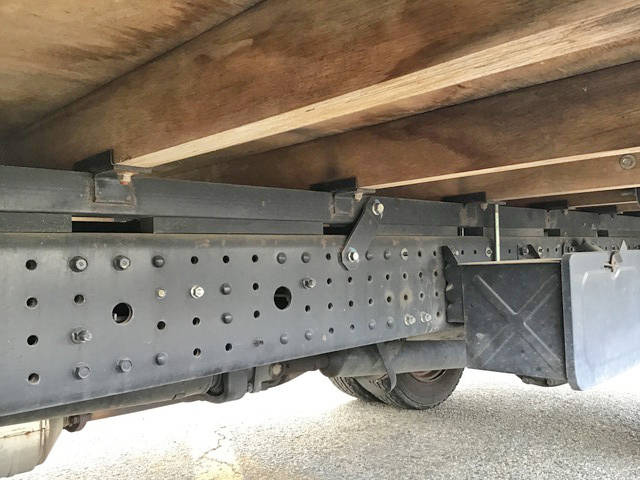 三菱ふそうキャンター平ボディ小型（2t・3t）[写真20]