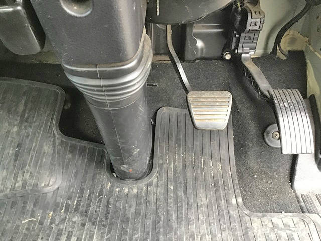 三菱ふそうキャンター平ボディ小型（2t・3t）[写真38]