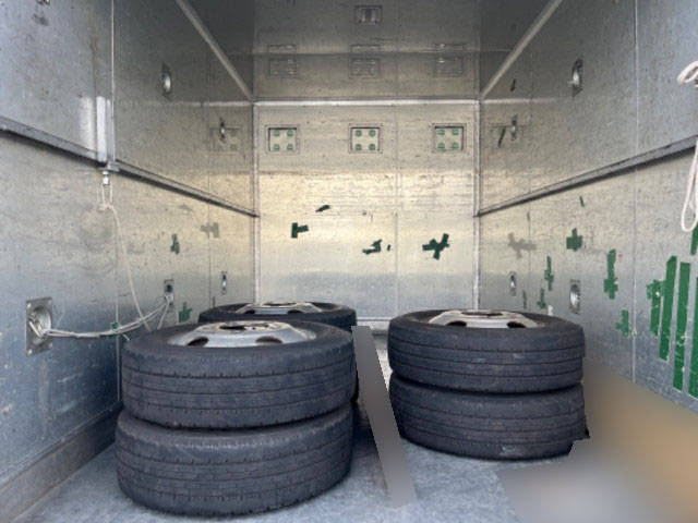 三菱ふそうキャンターアルミバン小型（2t・3t）[写真13]