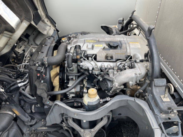 三菱ふそうキャンターアルミバン小型（2t・3t）[写真16]