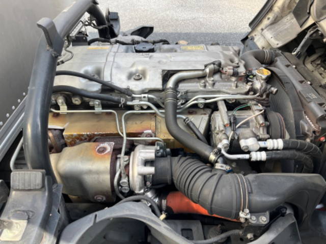 三菱ふそうキャンターアルミバン小型（2t・3t）[写真17]