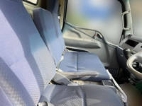 三菱ふそうキャンターアルミバン小型（2t・3t）[写真19]