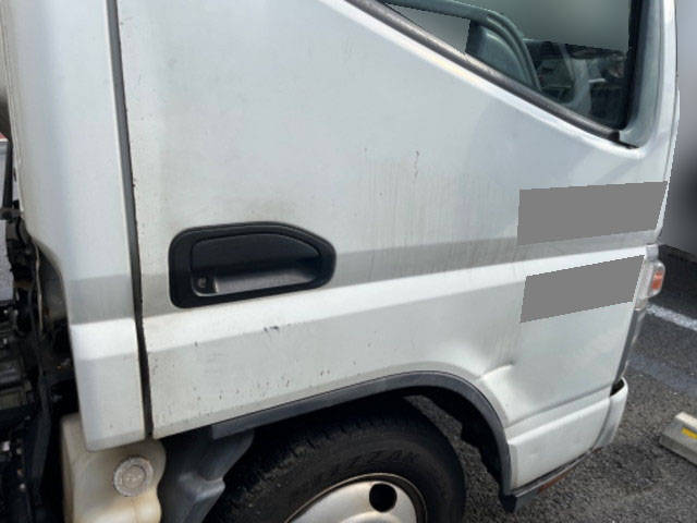 三菱ふそうキャンターアルミバン小型（2t・3t）[写真04]