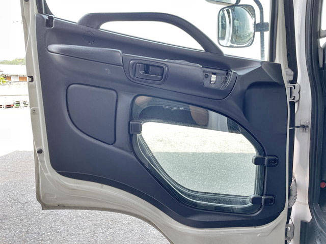 日野レンジャー冷凍車（冷蔵車）中型（4t）[写真27]