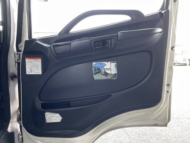 日野レンジャー冷凍車（冷蔵車）中型（4t）[写真28]