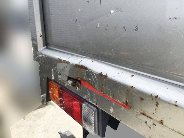 三菱ふそうキャンター平ボディ小型（2t・3t）[写真11]