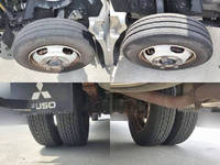 三菱ふそうキャンター平ボディ小型（2t・3t）[写真16]