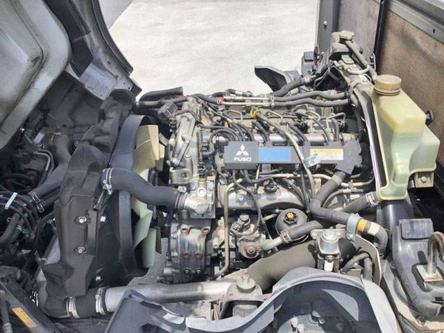 三菱ふそうキャンター平ボディ小型（2t・3t）[写真20]