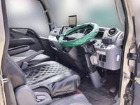 三菱ふそうキャンター平ボディ小型（2t・3t）[写真24]