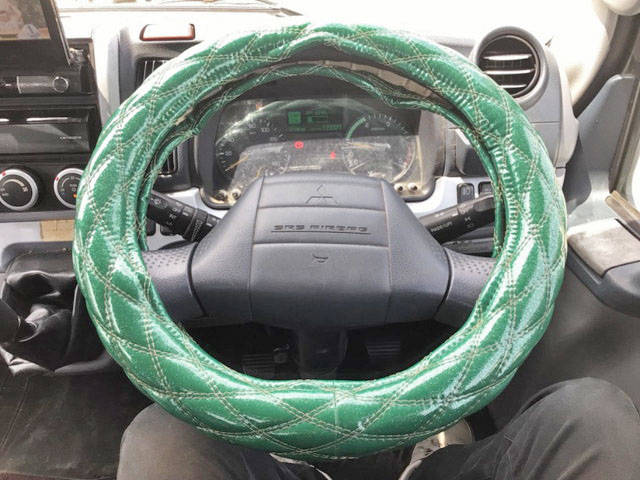 三菱ふそうキャンター平ボディ小型（2t・3t）[写真25]